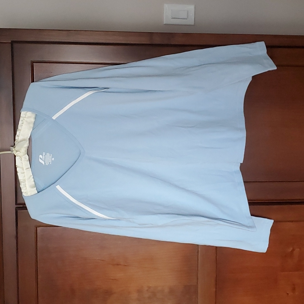 Athletic shirt